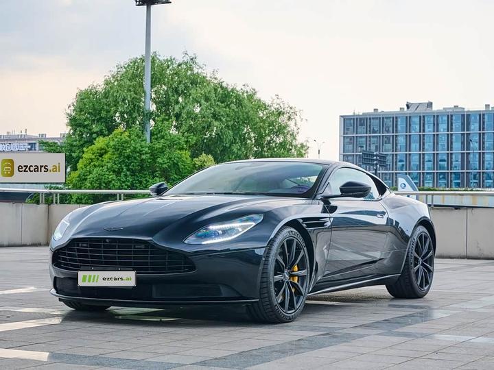DB11 2019 4.0T V8 Coupe