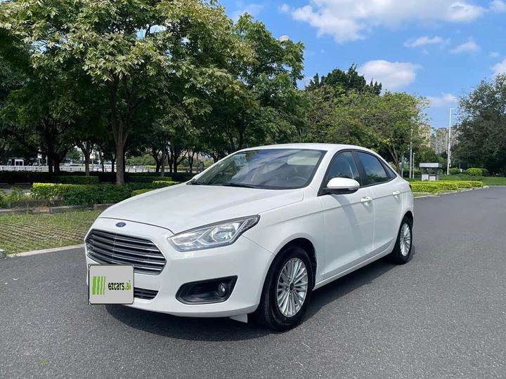 Escort 2015 1.5L AT Comfort