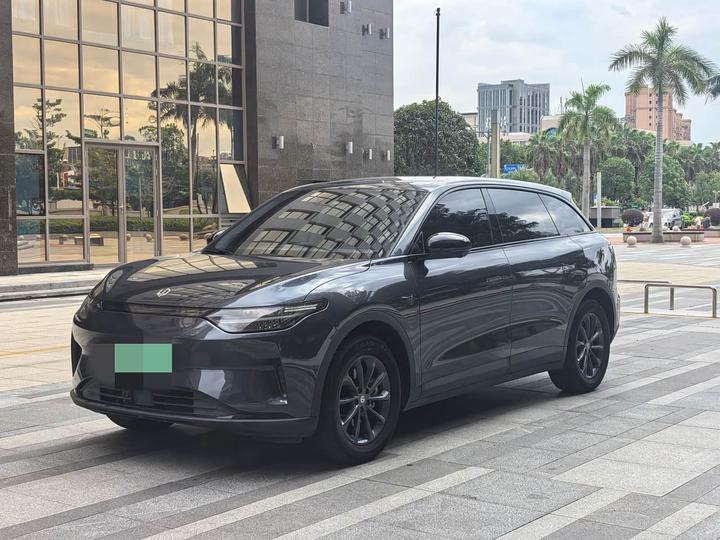 C11 2023 EV 500Smart