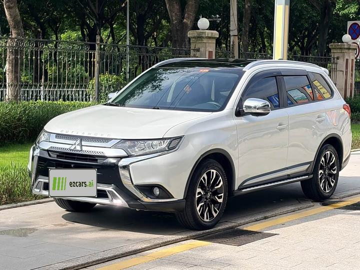 Outlander 2019 2.0L RWD Enjoy 7-Seater China VI