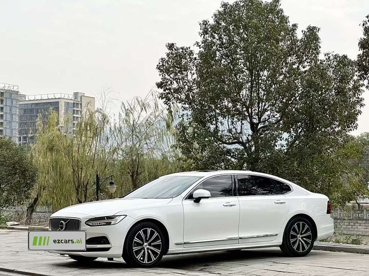 S90 2021 B5 Luxury
