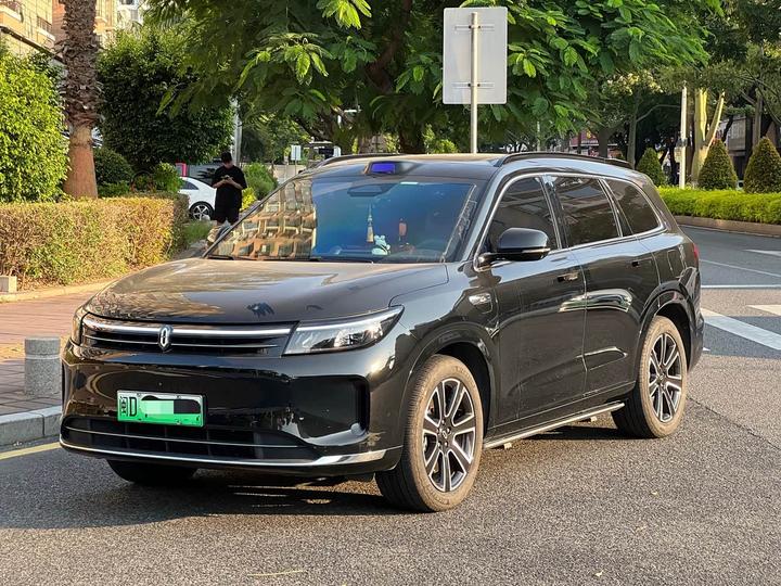 M7 2024 1.5T ADAS RWD Ultra 6-Seater