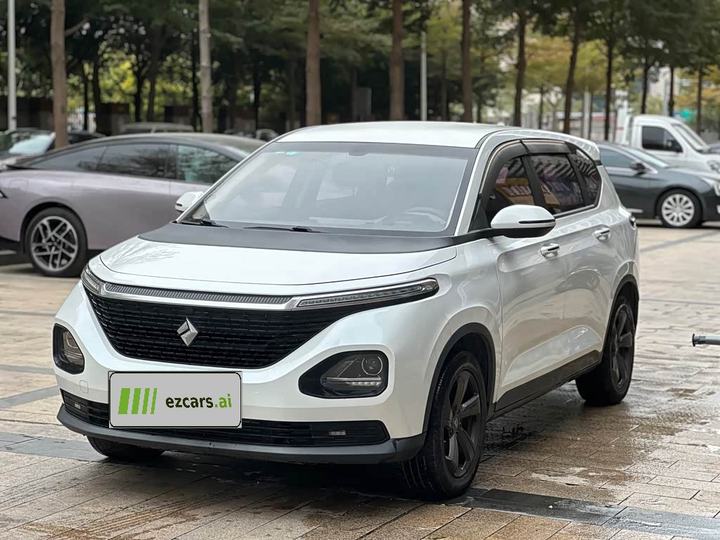 RM-5 2019 1.5L MT 24 Elite 6-Seater