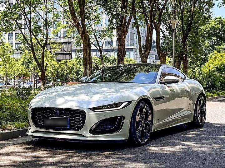 F-TYPE 2024 P300 75 Collection Coupe