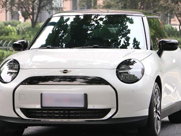 MINI COOPER 2024 456km COOPER E Classic