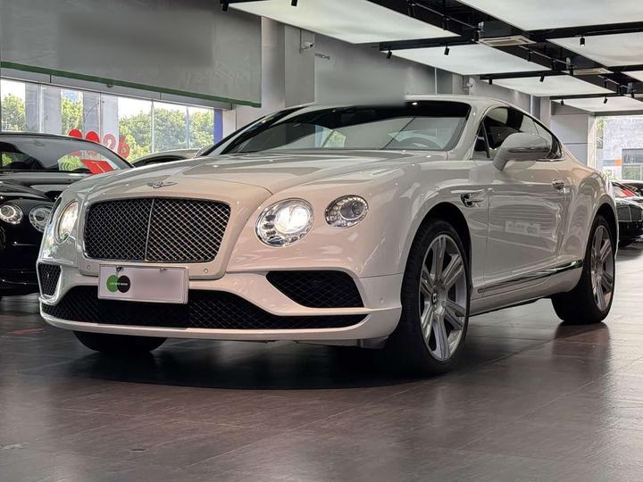 2016 4.0T GT V8 Standard