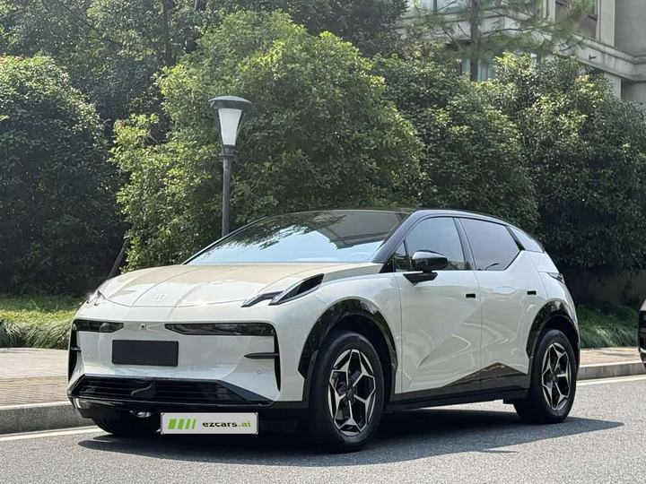 X 2025 5-Seater RWD