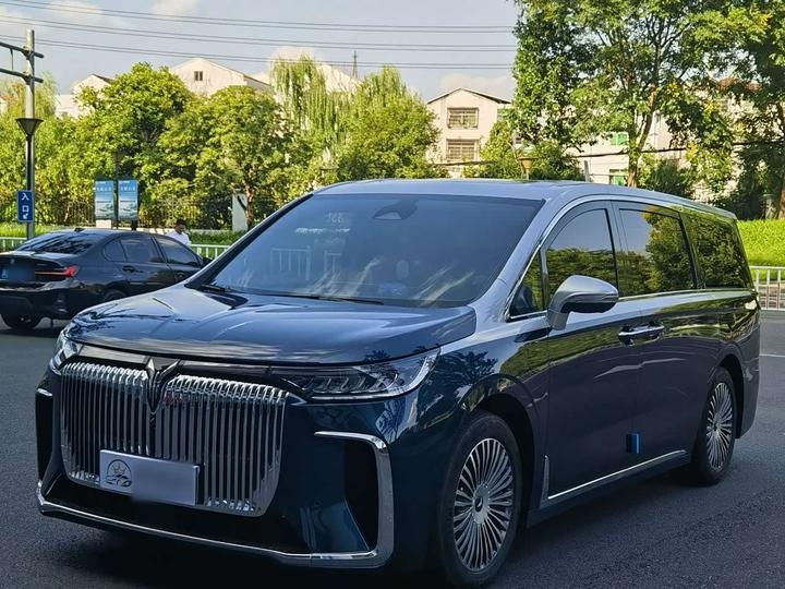 Dreamer 2025 PHEV AWD Excellence