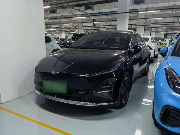 2025 610km Smart Flagship