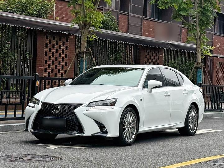 GS 2017 300 F SPORT
