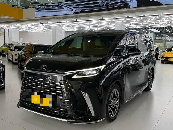 LexusLM 2025 500h 6-Seater Distinguished