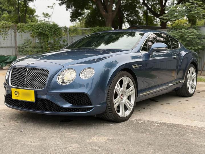 2016 4.0T GT V8 Standard