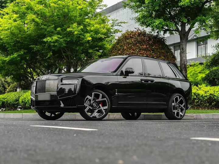 Cullinan 2025 Series II Black Badge