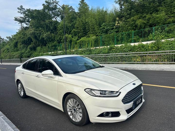 Mondeo 2013 2.0L GTDi200 Luxury