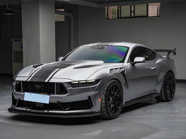 Mustang 2024 5.0L V8 Dark Horse