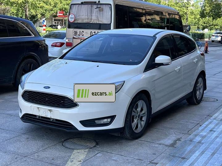 Focus 2017 Hatchback 1.6L AT Comfort