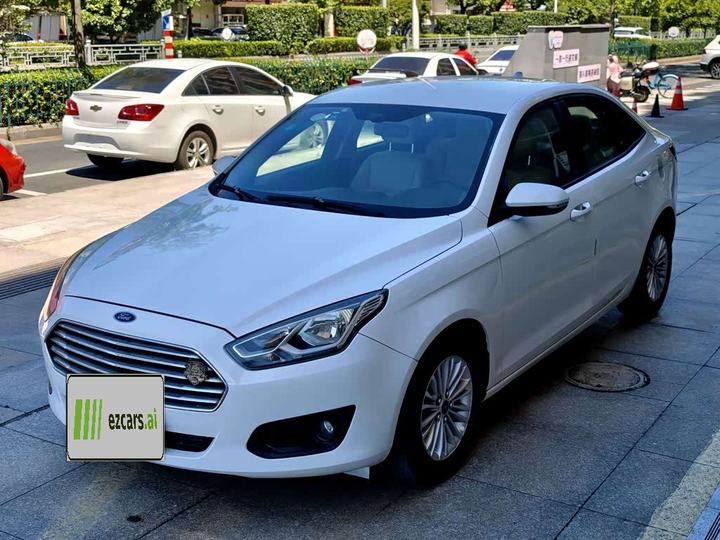 Escort 2015 1.5L AT Comfort