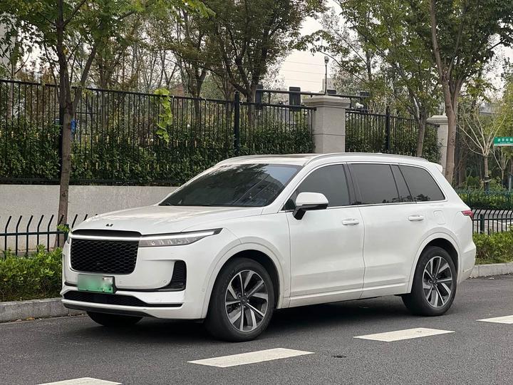 ONE 2021 EREV 6-Seater