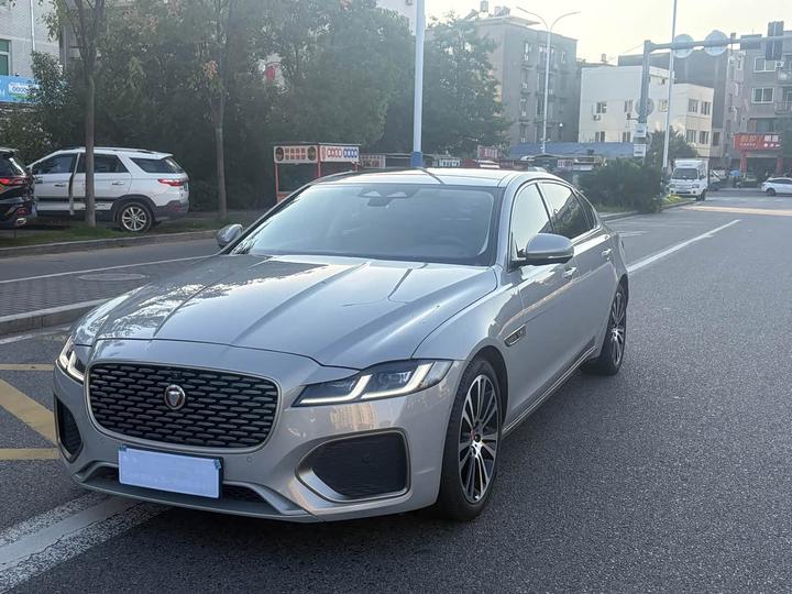XFL 2024 2.0T P250 RWD Exclusive Luxury