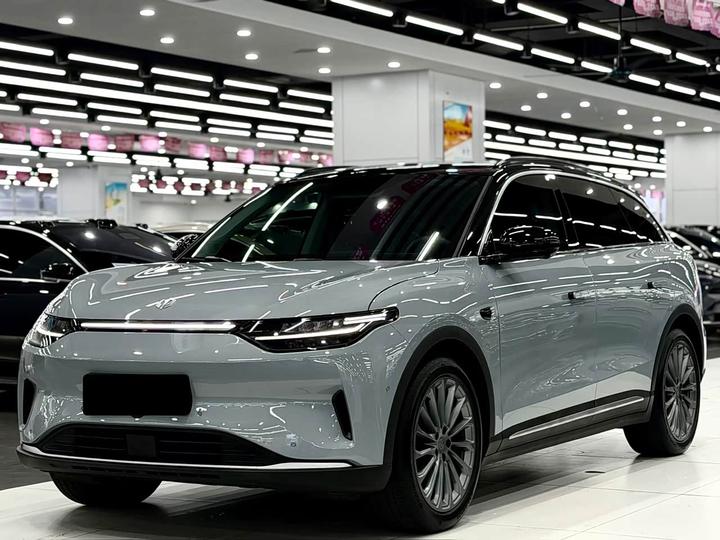 C11 2024 EV 580 Exclusive