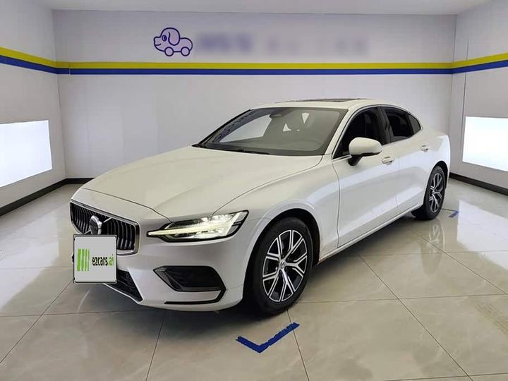 S60 2023 B4 Luxury