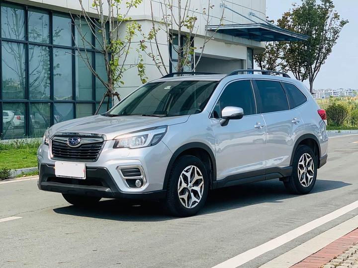 Forester 2021 2.0i Luxury EyeSight