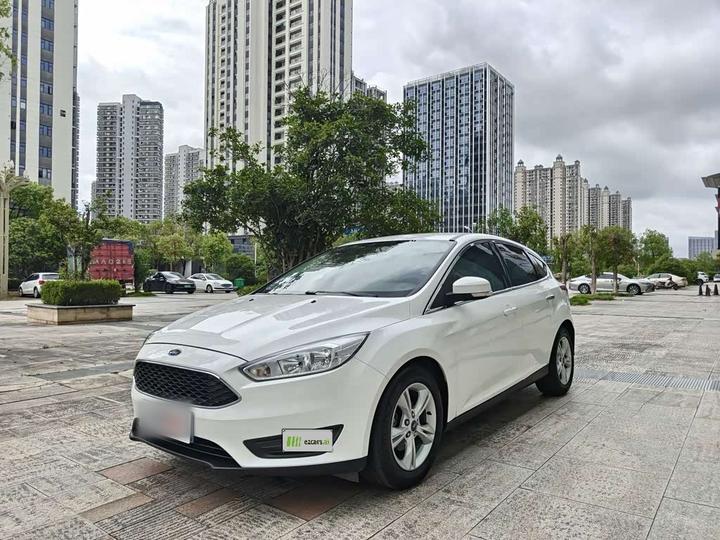 Focus 2017 Hatchback 1.6L AT Comfort