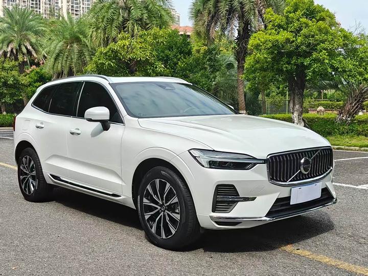 XC60 2025 B5 AWD Luxury