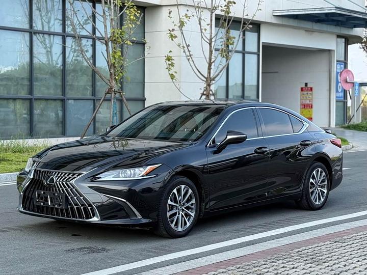 LexusES 2022 300h Excellence