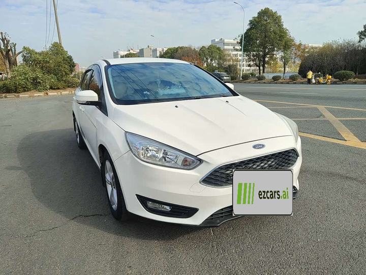 Focus 2015 Hatchback 1.6L AT Comfort