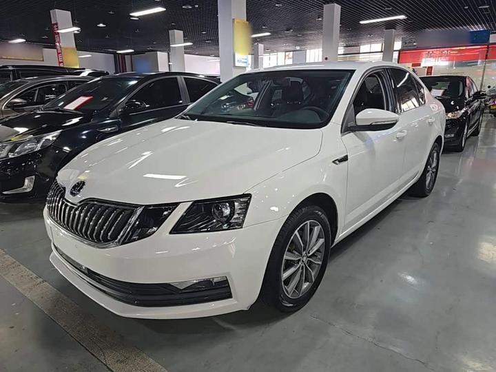Octavia 2019 TSI230 DSGComfort China VI