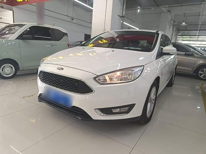 Focus 2017 Hatchback 1.6L AT Fashion