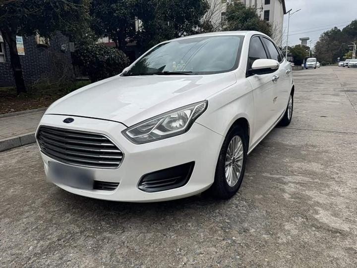 Escort 2017 Facelift 1.5L AT Comfort