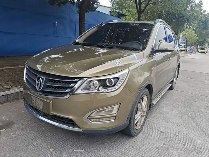560 2015 1.8L MT Comfort
