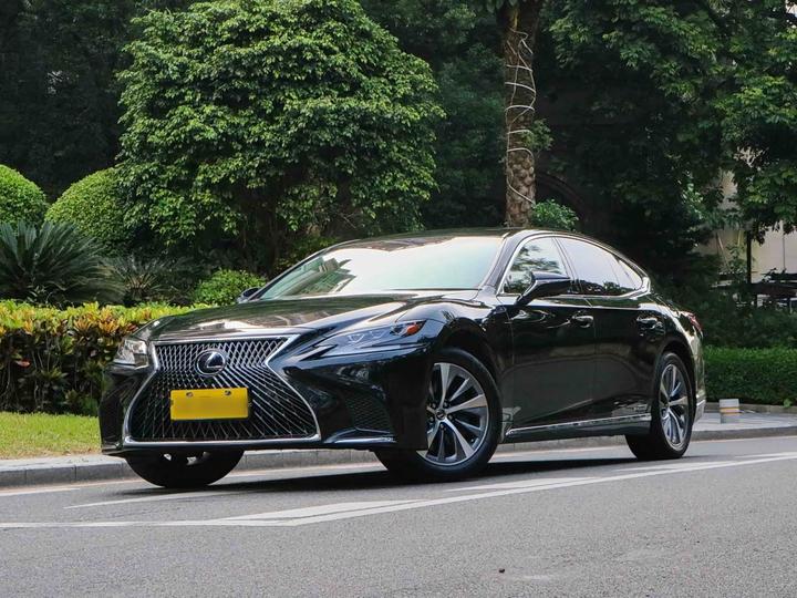 LexusLS 2018 500h Excellence China V