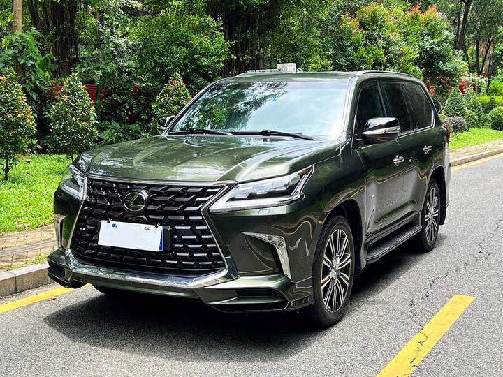LexusLX 2021 570