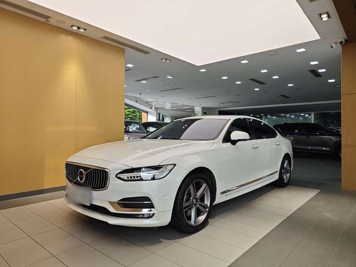 S90 2019 T5