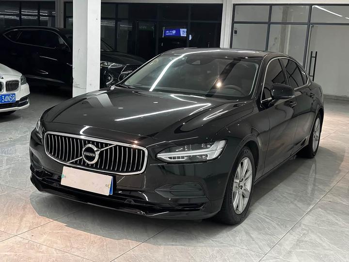 S90 2018 T4