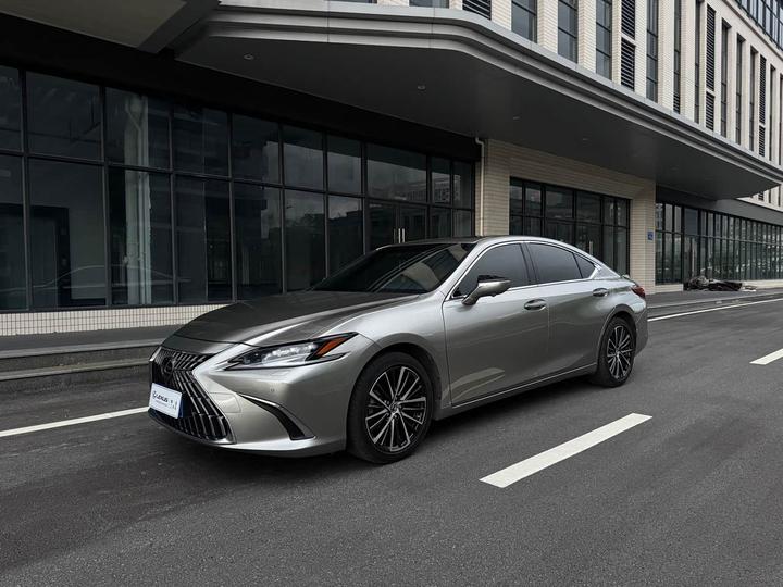LexusES 2022 300h Exclusive