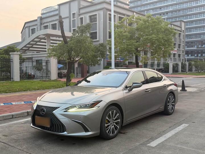 LexusES 2020 300h Exclusive