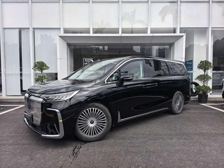 Dreamer 2025 PHEV AWD Premium
