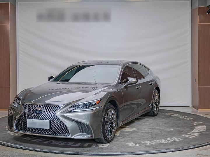 LexusLS 2018 500h Executive China VI
