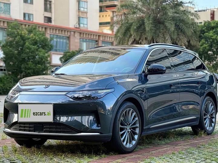 C11 2024 EV 580 Exclusive