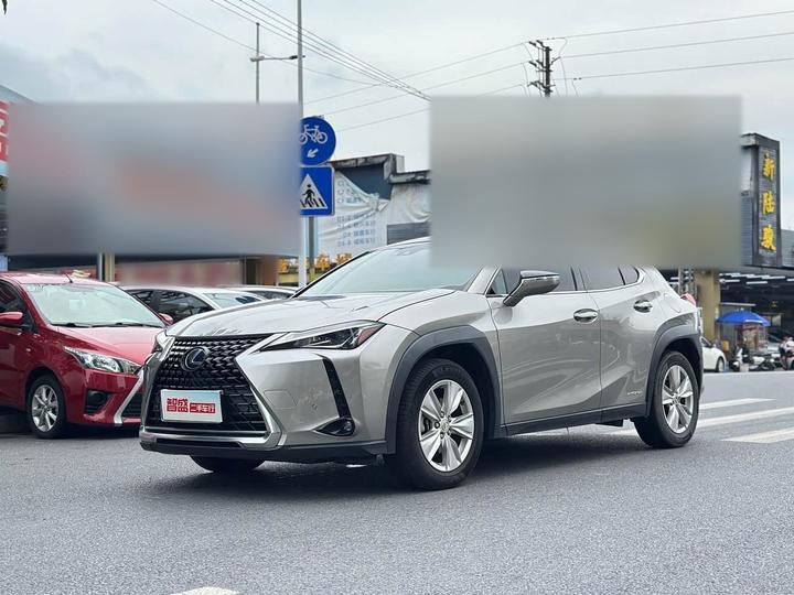 LexusUX 2020 260h