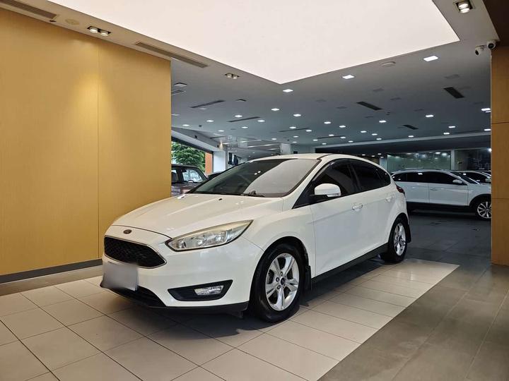 Focus 2015 Hatchback 1.6L AT Comfort