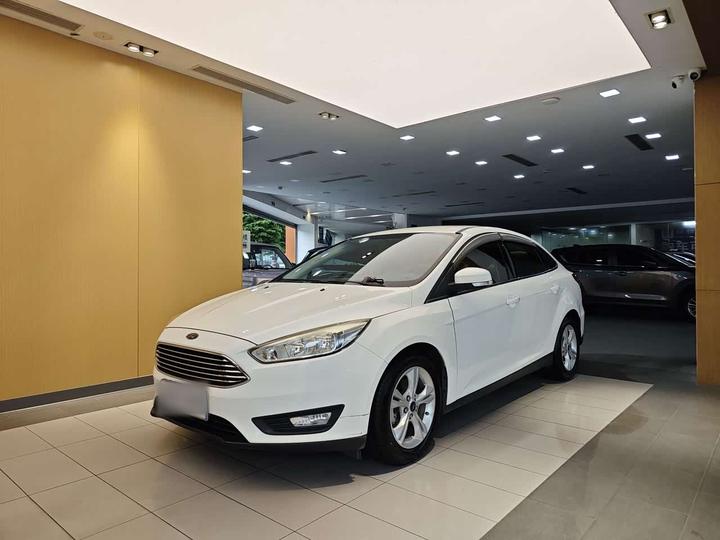 Focus 2015 Sedan 1.6L AT Comfort