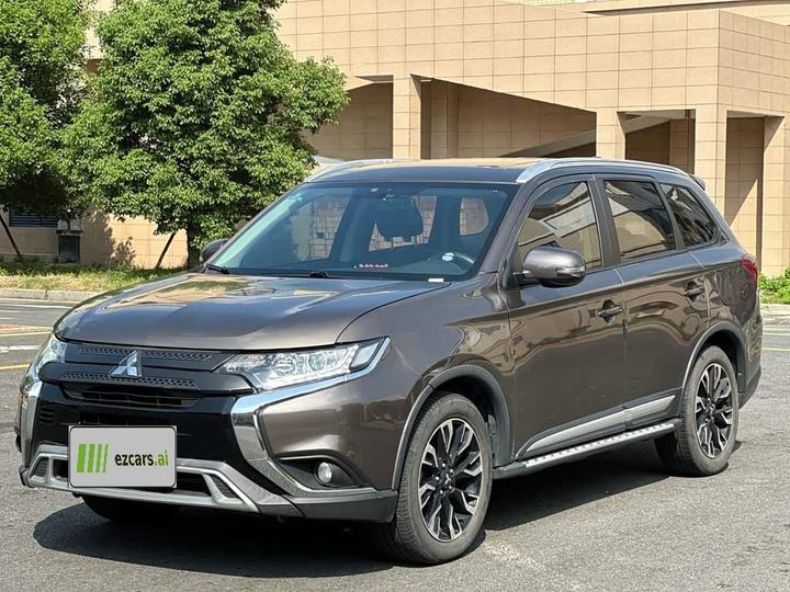 Outlander 2019 2.0L RWD Enjoy 5-Seater China VI