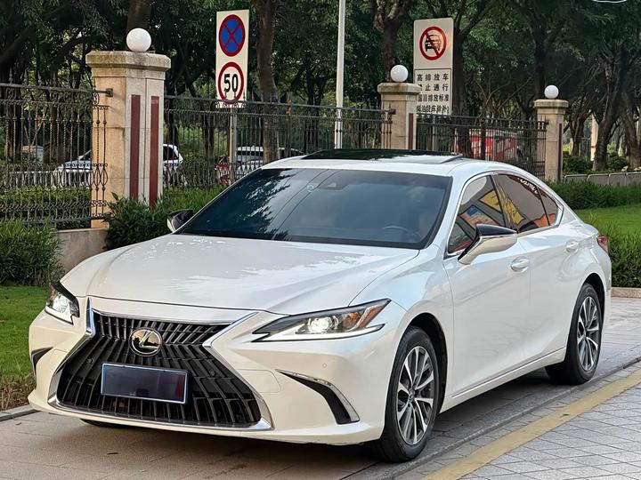 LexusES 2021 200 Excellence