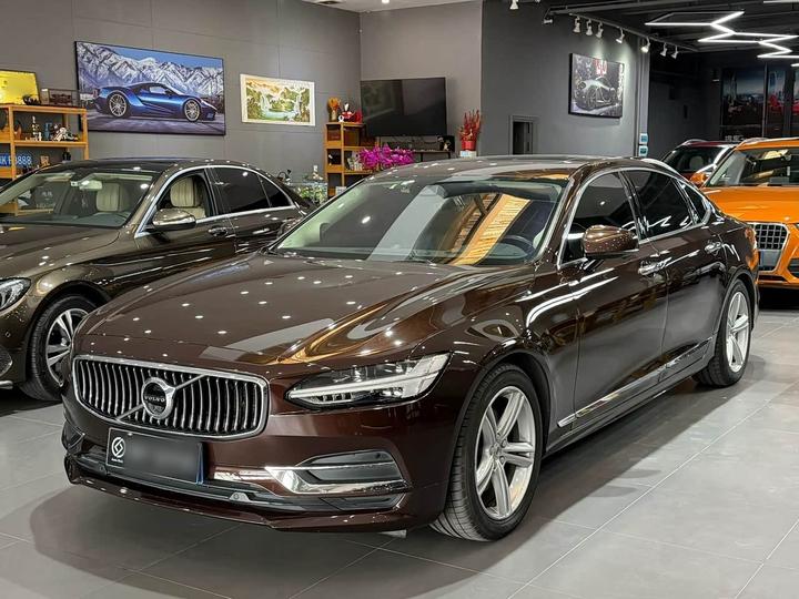 S90 2019 T4