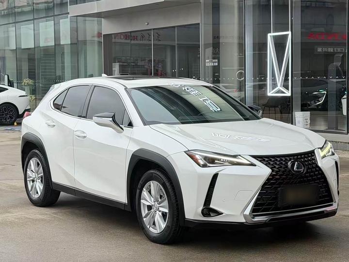 LexusUX 2020 260h China V